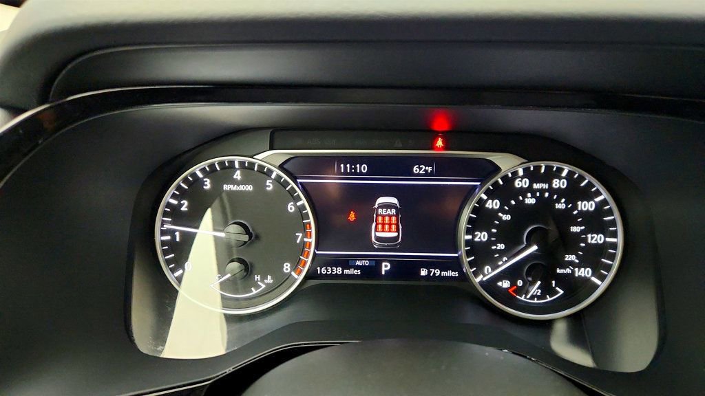 Used 2024 Nissan Pathfinder SL AWD/4WD image 14