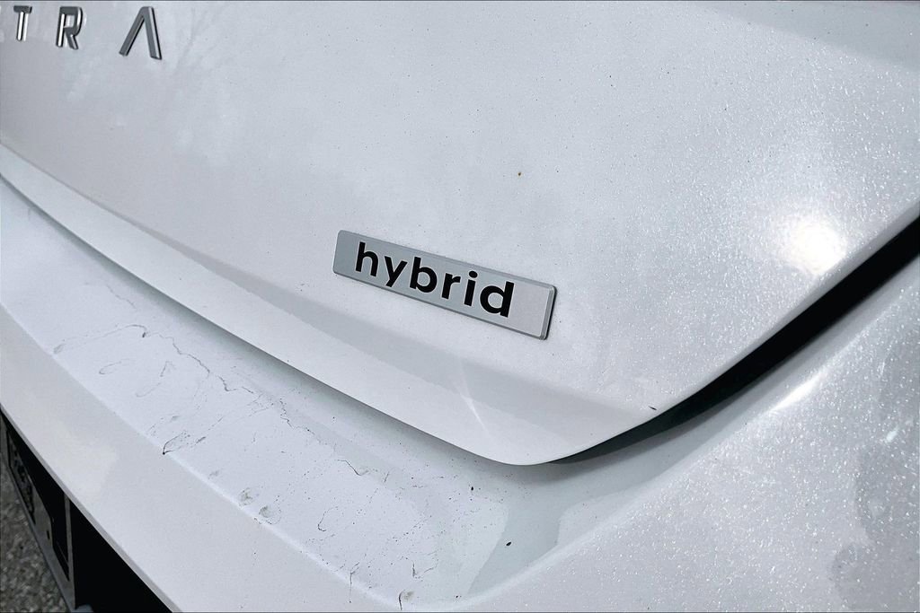 Certified 2025 Hyundai Elantra SEL image 8
