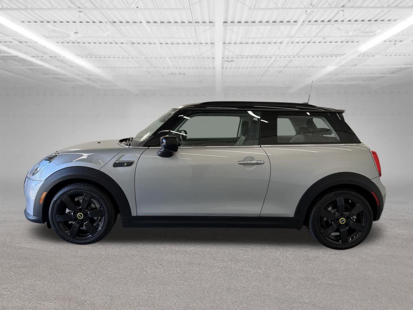 Used 2024 MINI Cooper SE FWD image 2