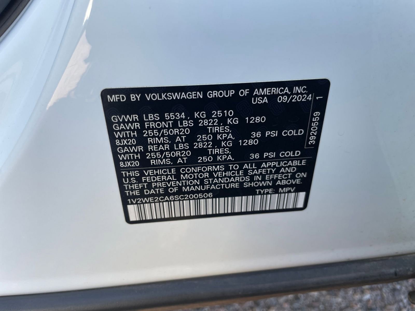 Used 2025 Volkswagen Atlas Cross Sport SE FWD image 31