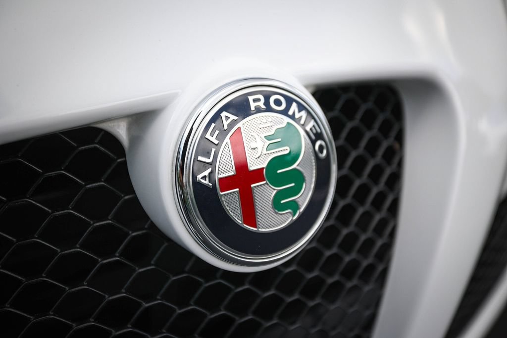 Used 2017 Alfa Romeo 4C Coupe w/ Coupe Track Package 1 RWD image 12