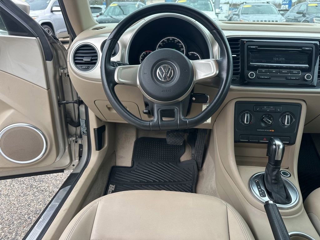 Used 2013 Volkswagen Beetle 2.5 image 18