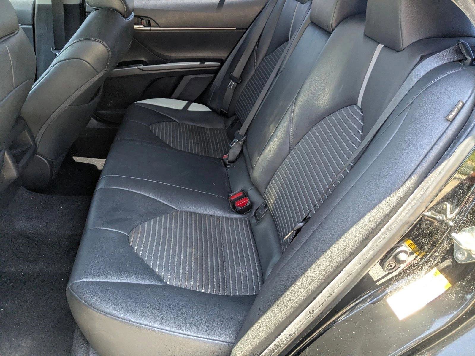 Used 2019 Toyota Camry SE w/ Carpet Mat Package FWD image 17