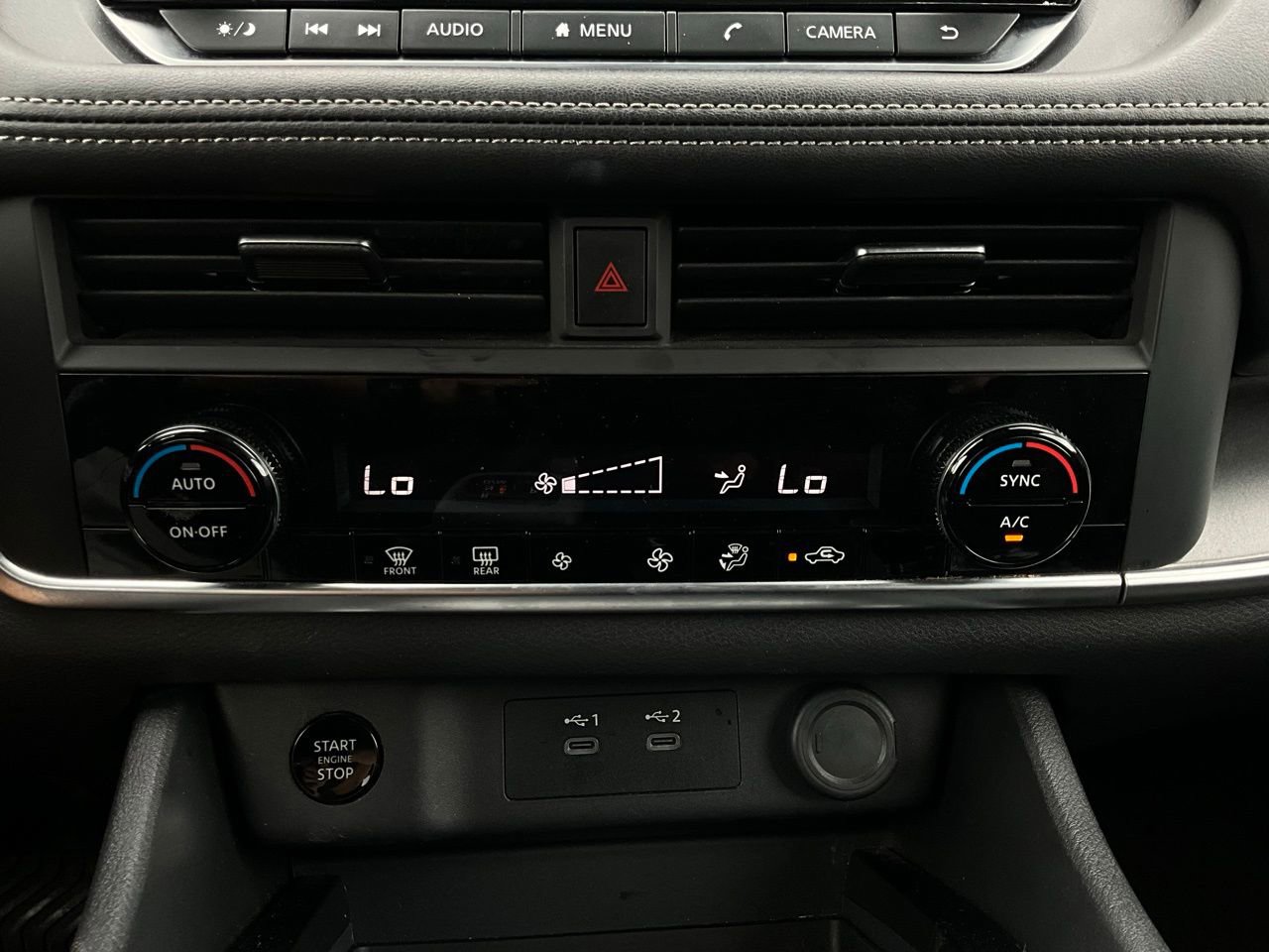 Used 2025 Nissan Rogue SV image 28