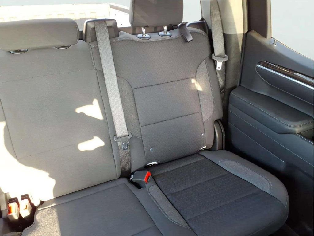 Used 2025 Chevrolet Silverado 1500 LT image 17