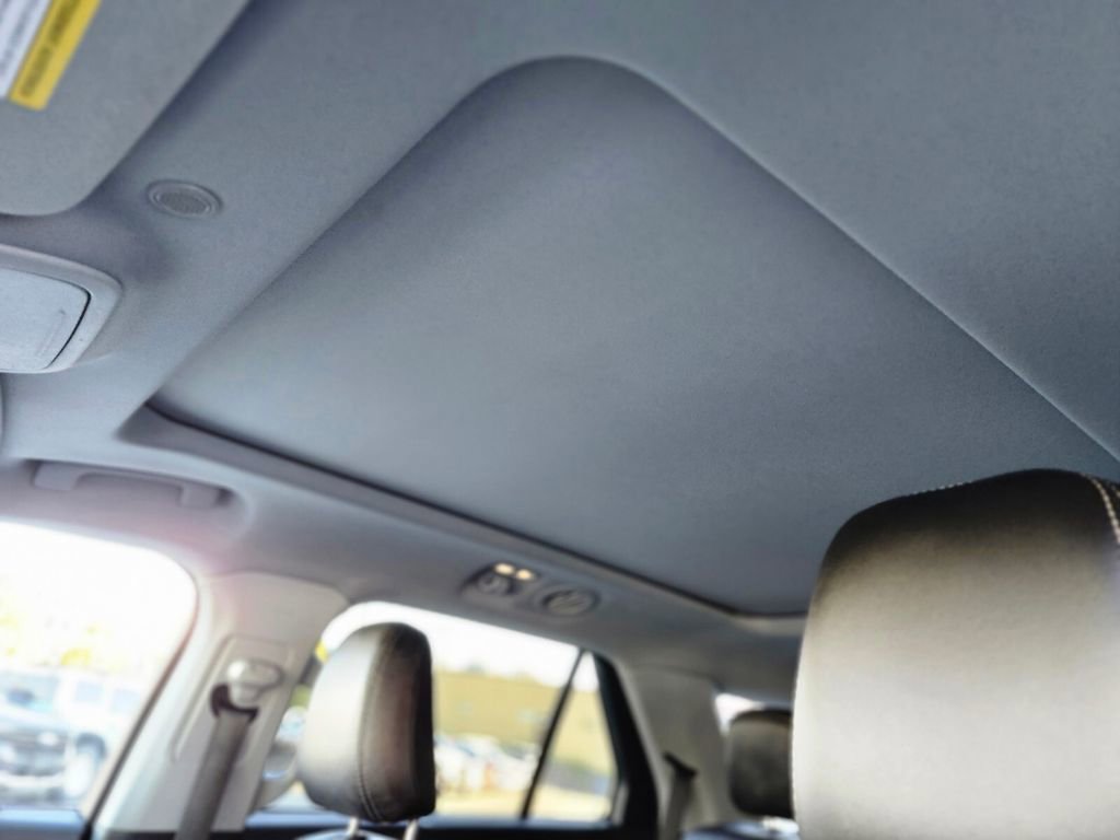 Used 2022 Ford Explorer XLT w/ Equipment Group 202A image 22