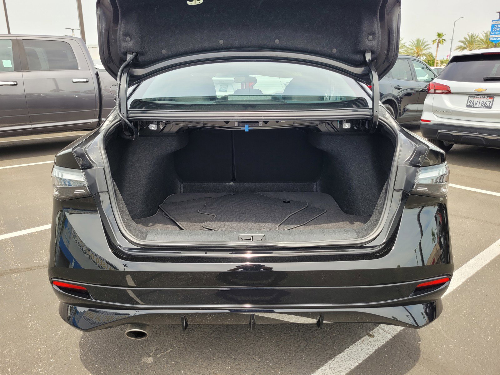 Used 2026 Nissan Sentra SR w/ Floor Mat Package FWD image 27