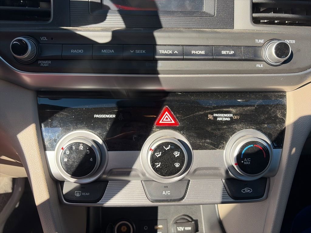 Used 2019 Hyundai Elantra SE image 20