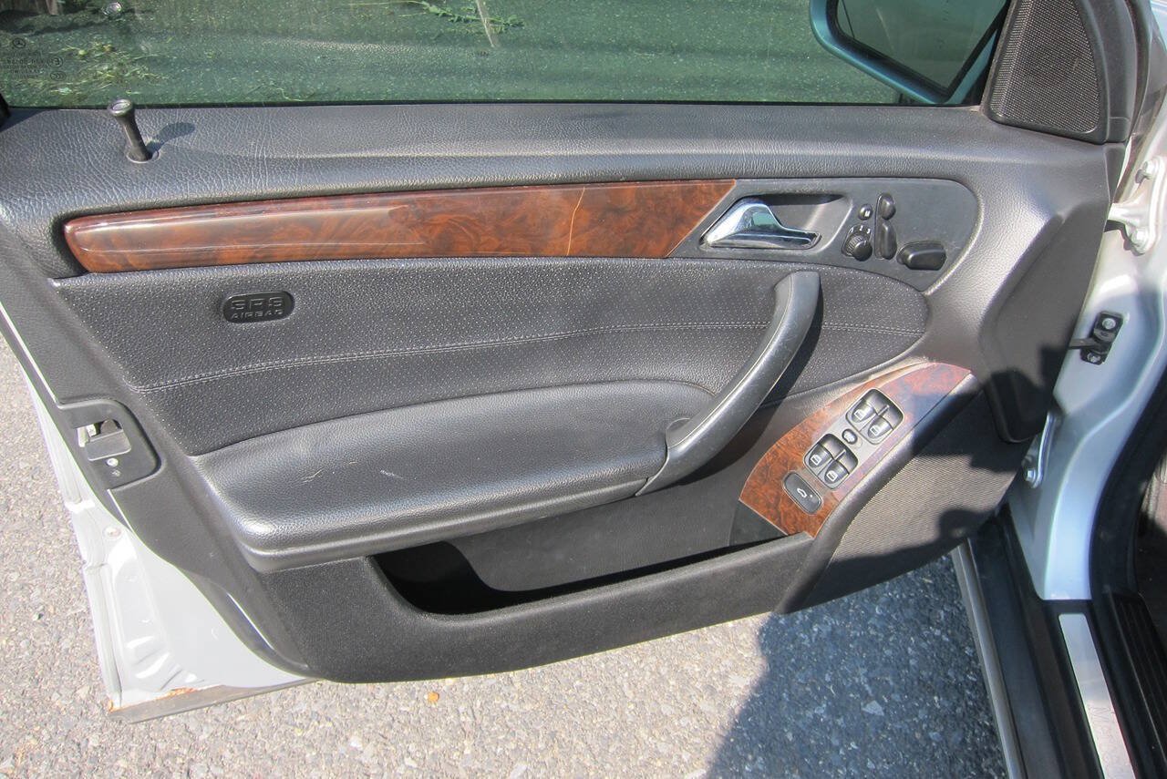 Used 2006 Mercedes-Benz C 350 4MATIC Sedan image 7
