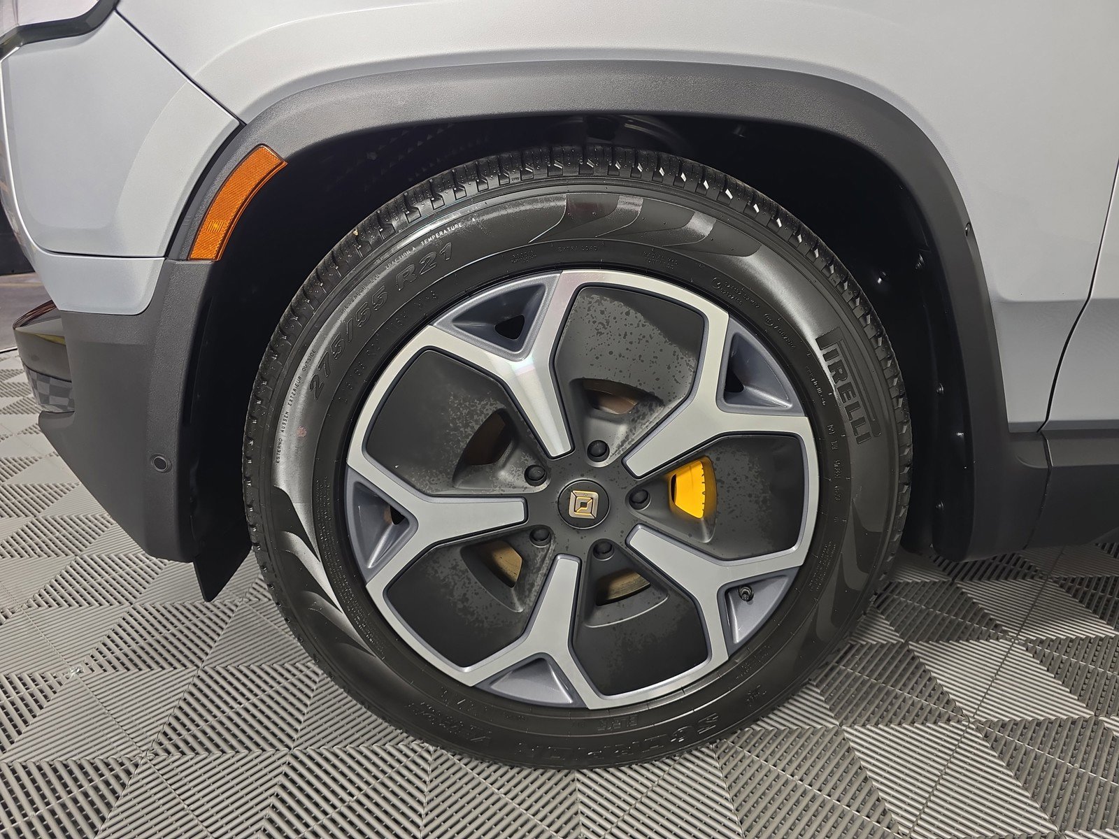 Used 2024 Rivian R1S Adventure AWD/4WD image 9