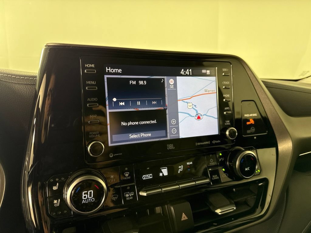 Used 2020 Toyota Highlander Limited FWD image 19
