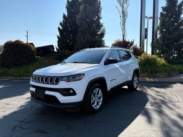 Used 2024 Jeep Compass Latitude AWD/4WD image 1