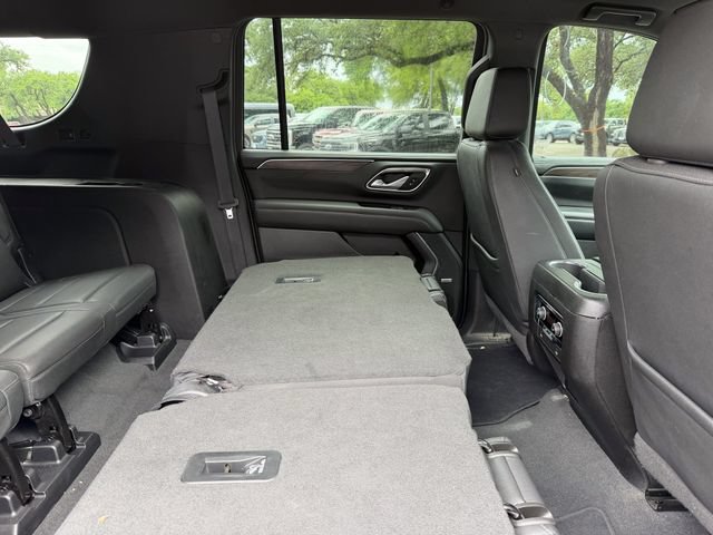 Used 2022 Chevrolet Suburban LT RWD image 18