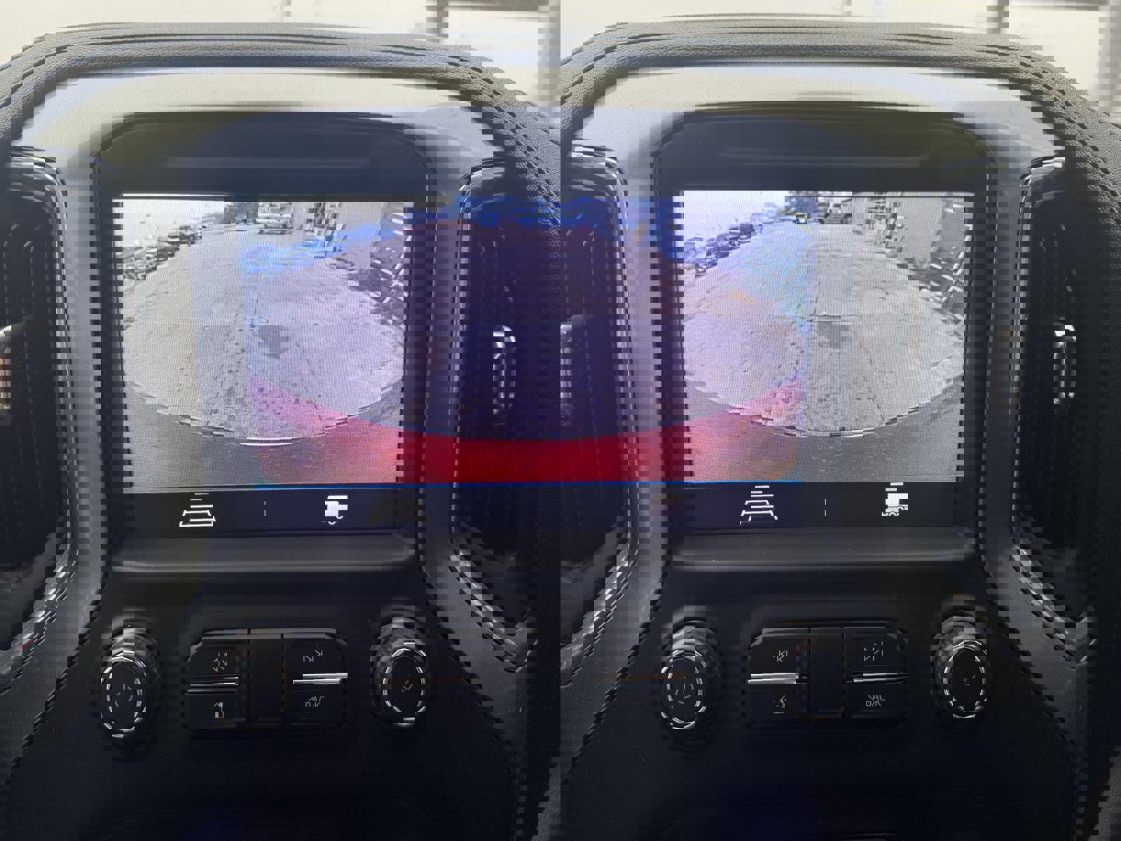 Used 2021 Chevrolet Silverado 1500 LT image 22