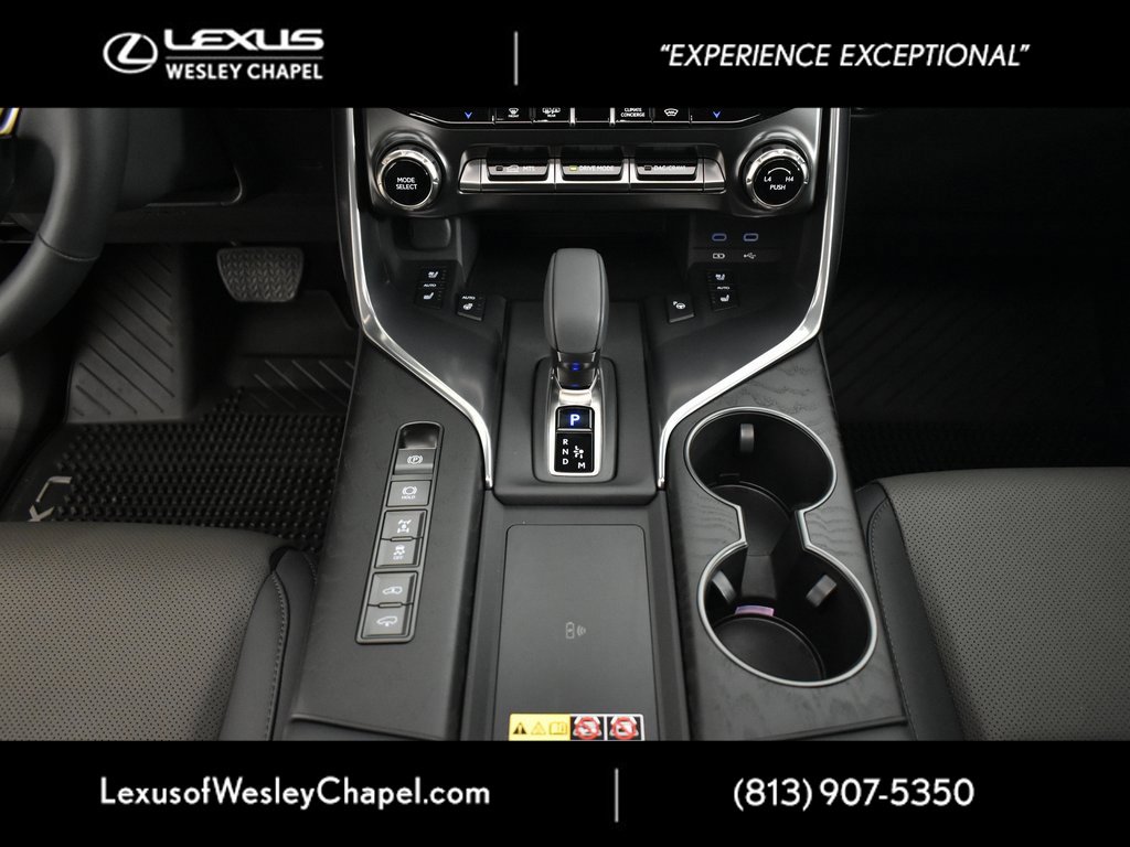 Used 2025 Lexus LX 700h Overtrail image 27