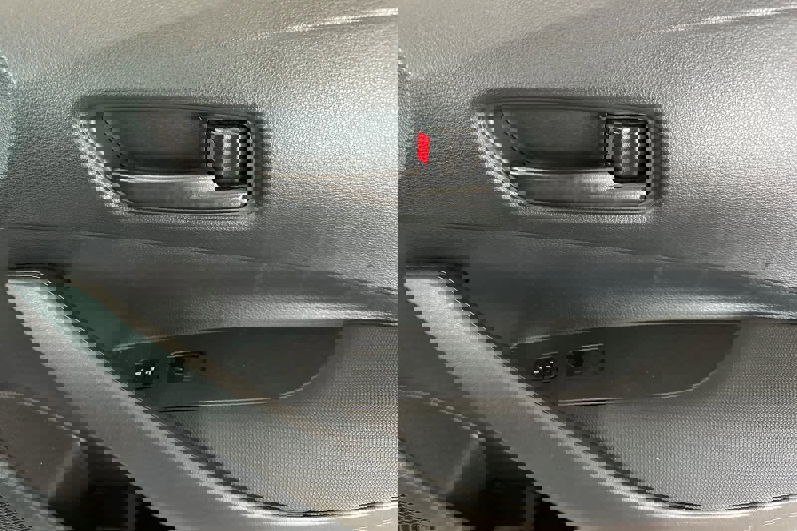 Used 2025 Toyota Corolla LE image 17