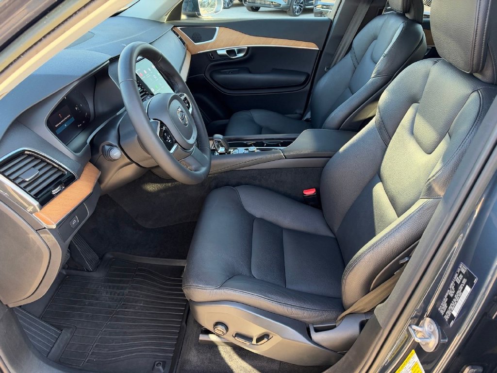 Certified 2024 Volvo XC90 B5 Plus AWD/4WD image 8