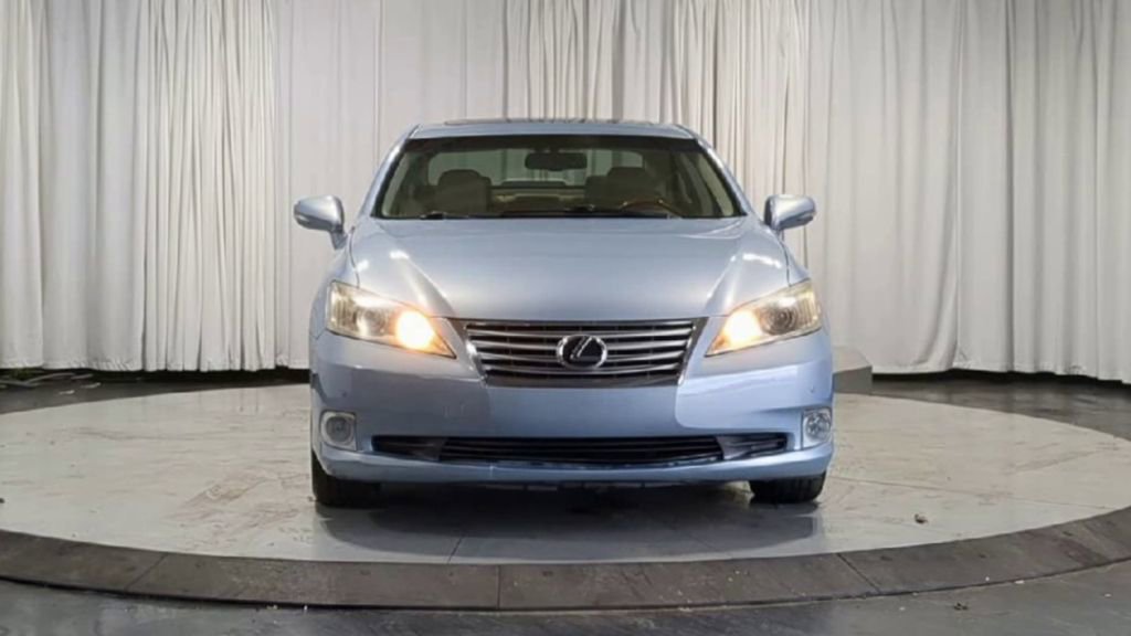 Used 2011 Lexus ES 350 image 3
