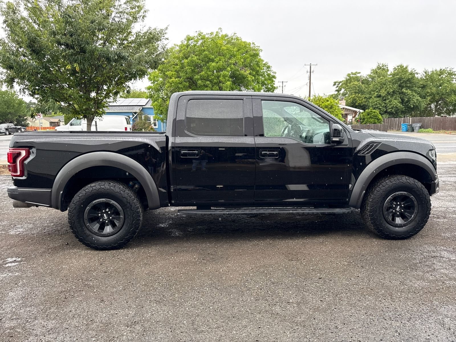 Used 2017 Ford F150 Raptor w/ Equipment Group 802A Luxury AWD/4WD image 6