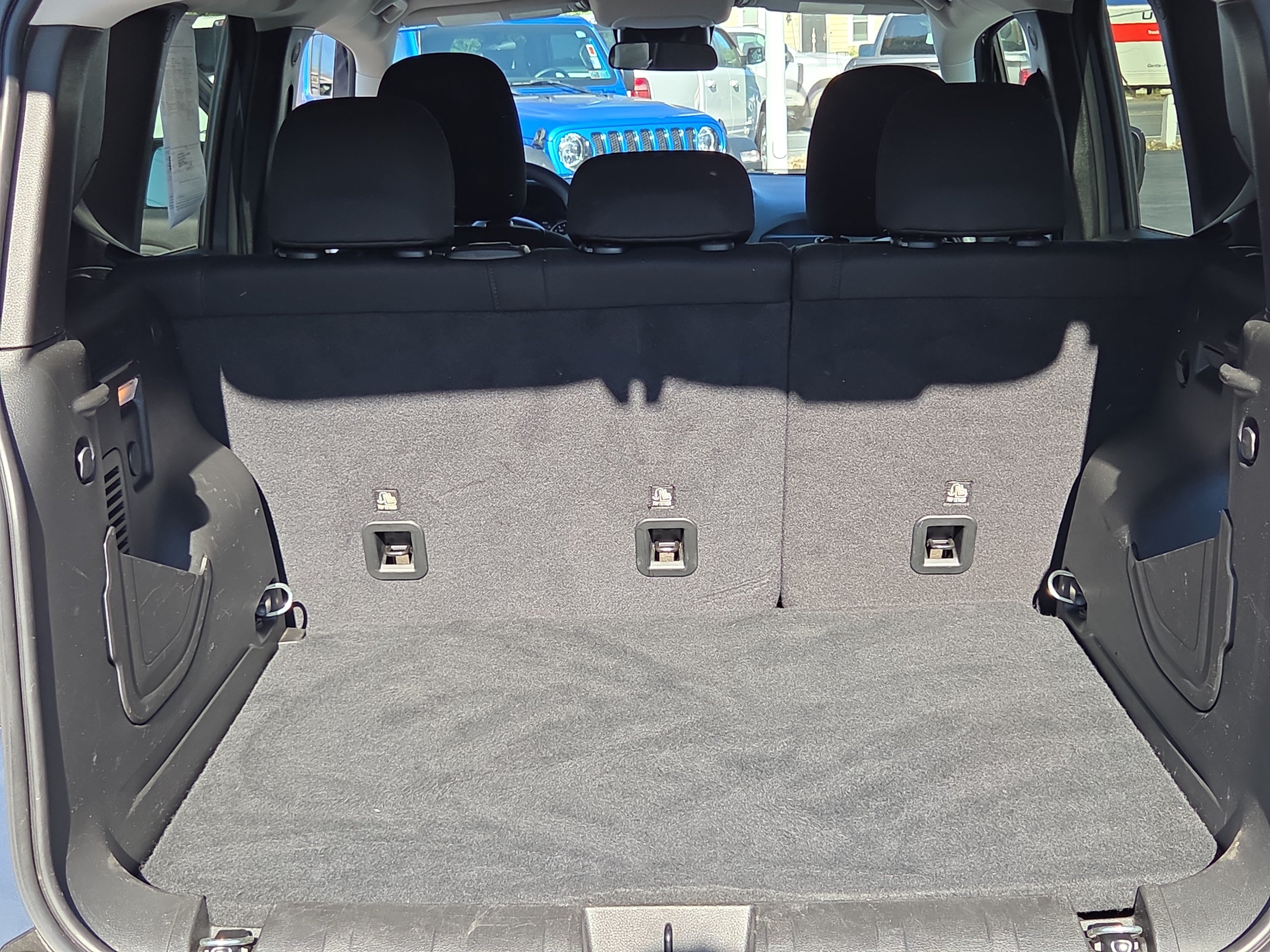 Certified 2023 Jeep Renegade Latitude AWD/4WD image 34