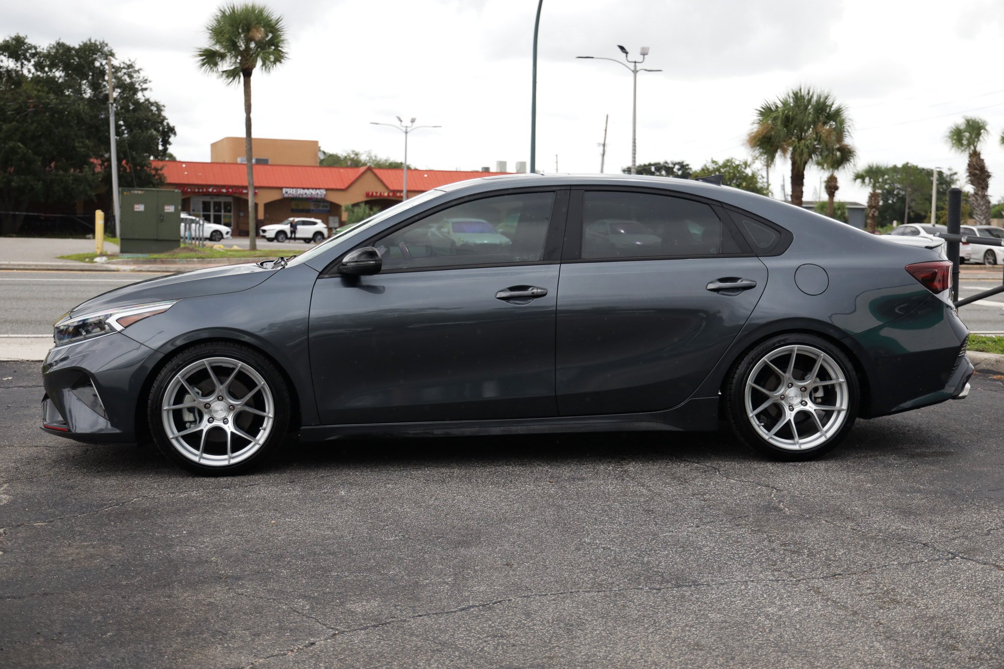 Used 2022 Kia Forte GT FWD image 4