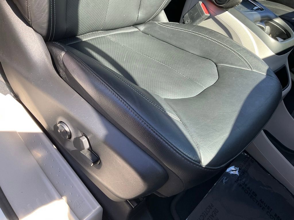 Used 2022 Chrysler Pacifica Touring-L w/ Uconnect Theater Family Group image 75