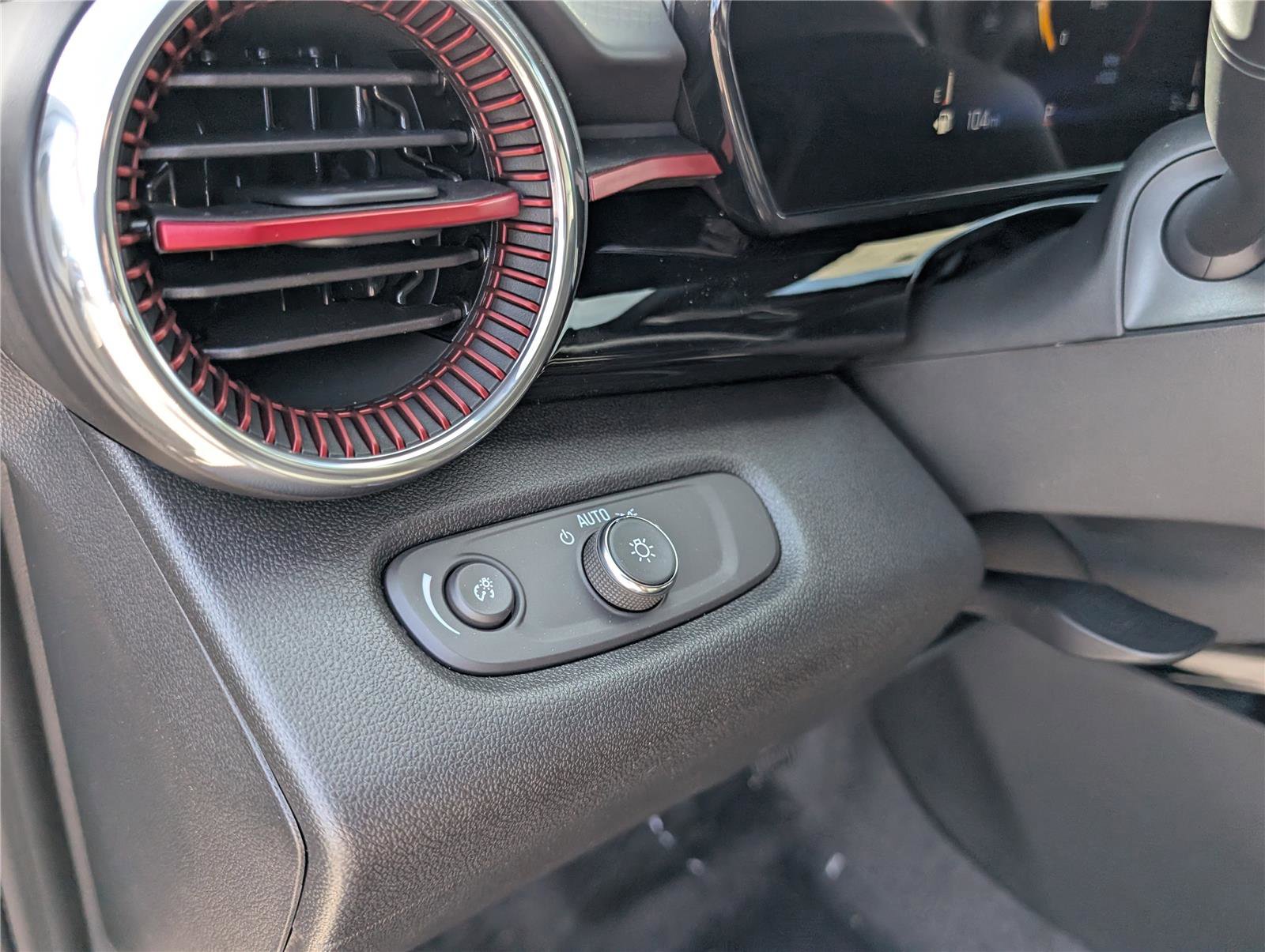 New 2026 Chevrolet Trax RS w/ Sunroof Package FWD image 17