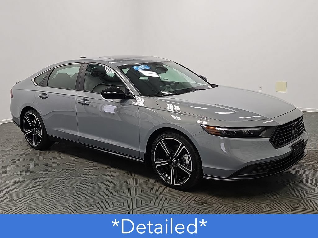 Used 2025 Honda Accord Sport image 2