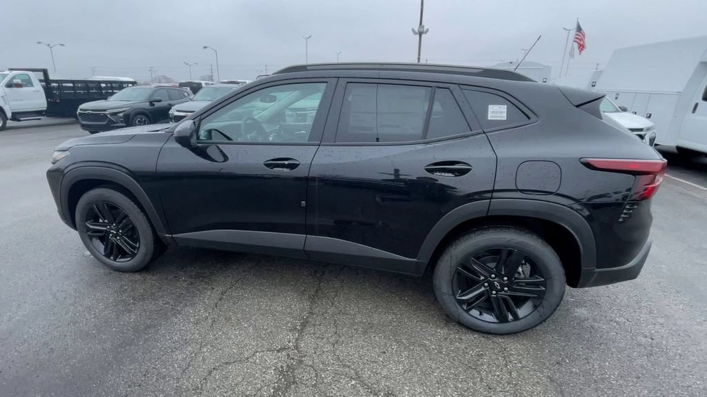 New 2026 Chevrolet Trax ACTIV w/ Sunroof Package FWD image 7