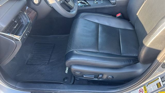 Used 2015 Toyota Avalon Limited image 26