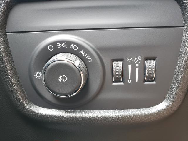 New 2025 Jeep Grand Cherokee Limited image 23