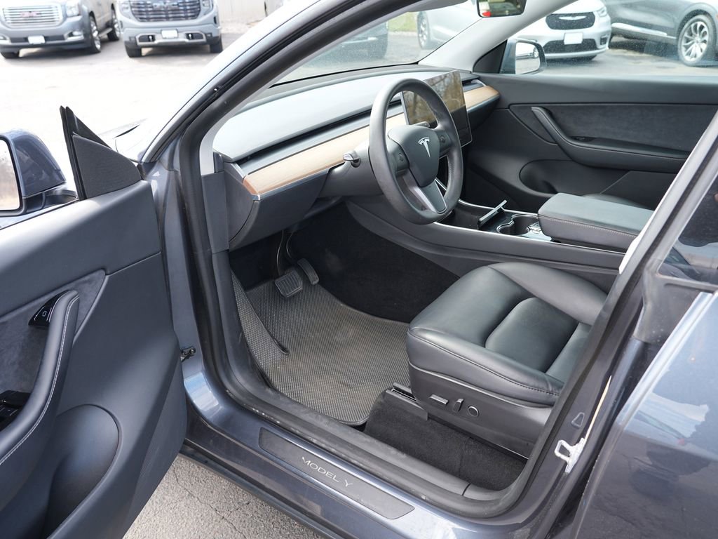 Used 2021 Tesla Model Y Long Range AWD/4WD image 13