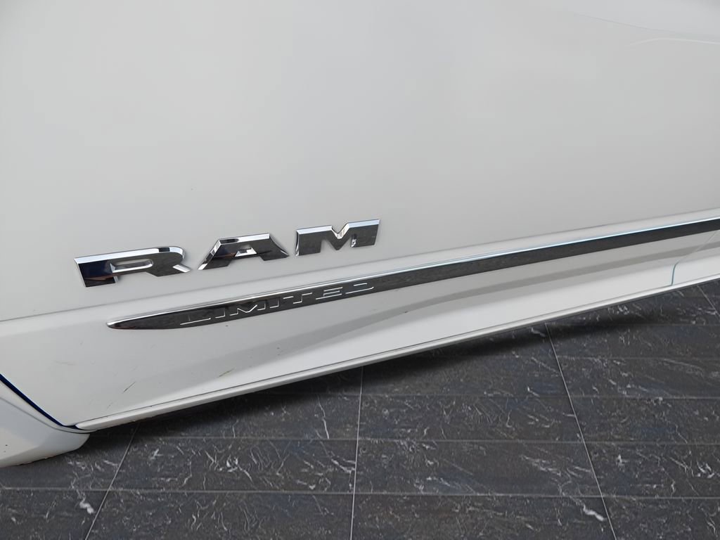Used 2025 RAM 3500 Limited image 13
