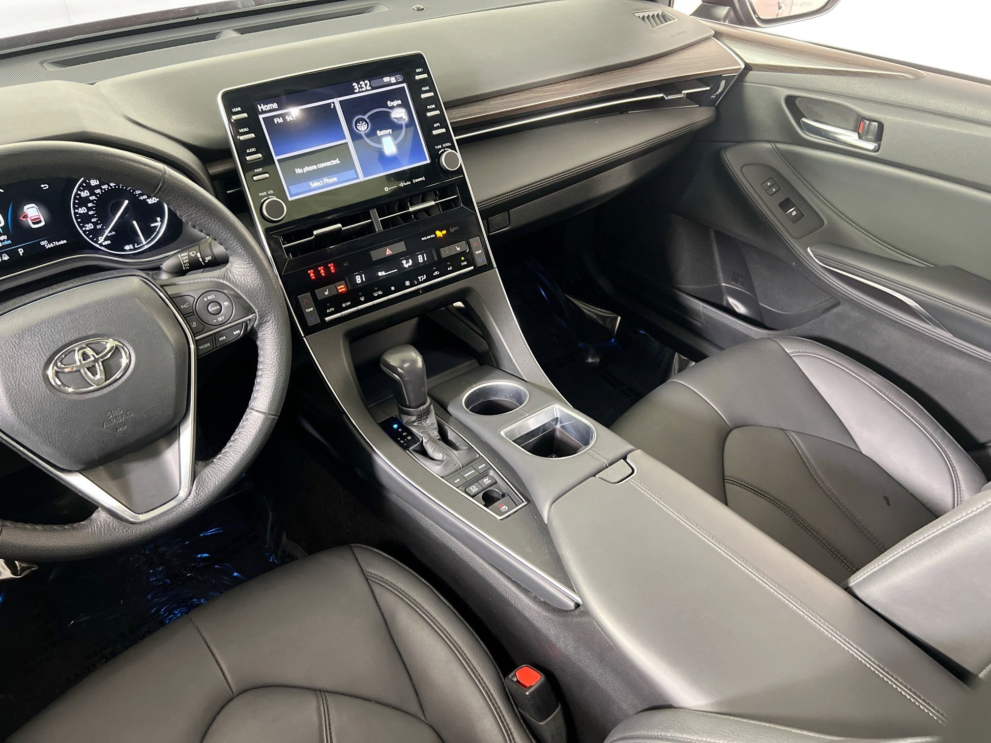 Used 2021 Toyota Avalon XLE image 23