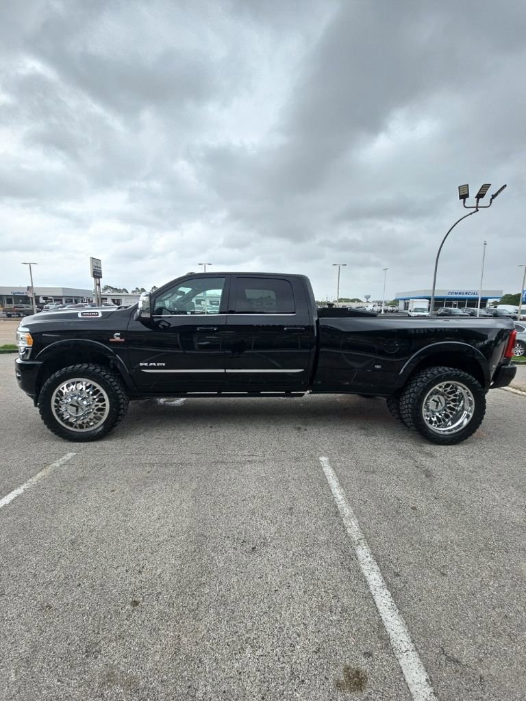 Used 2024 RAM 3500 Limited AWD/4WD image 4