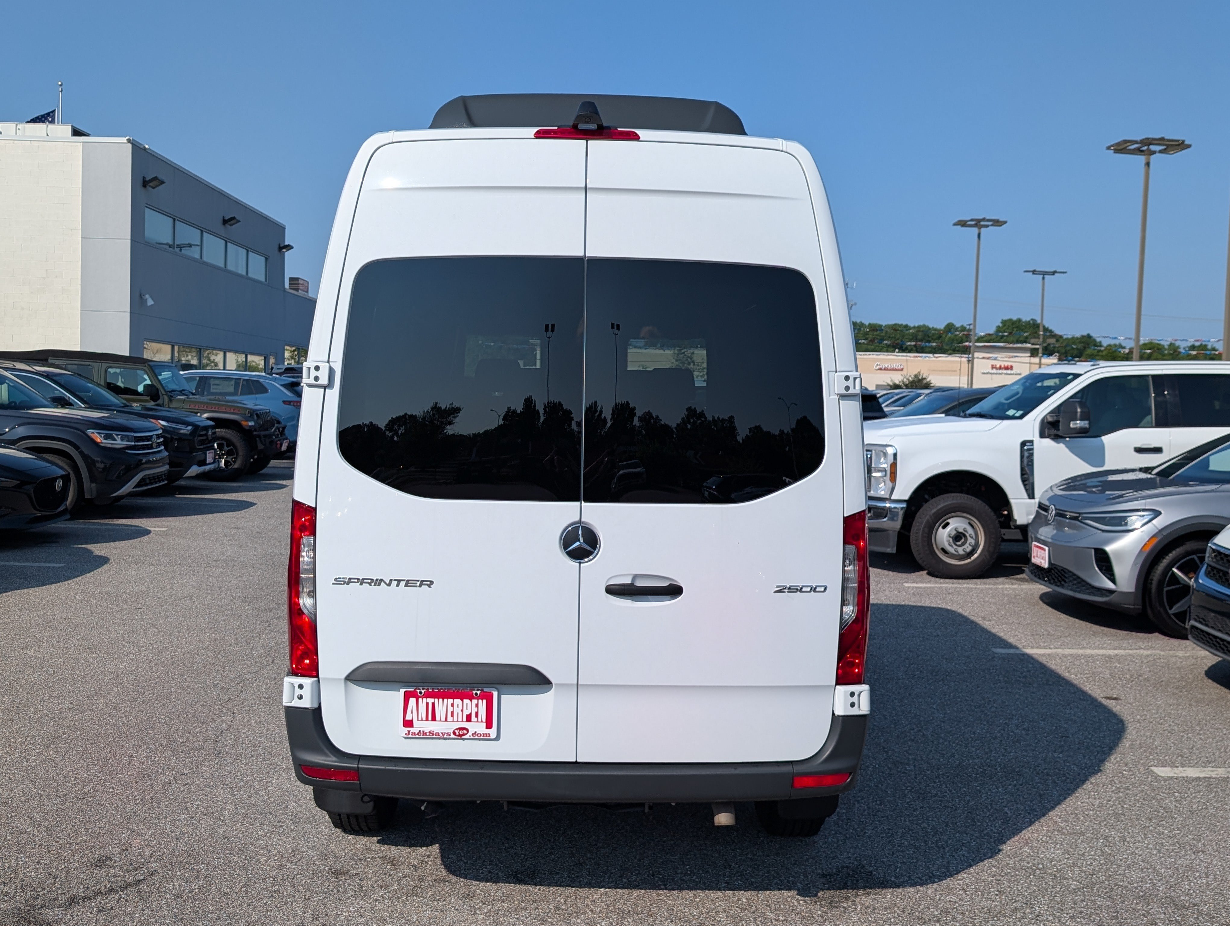 Used 2024 Mercedes-Benz Sprinter 2500 image 4