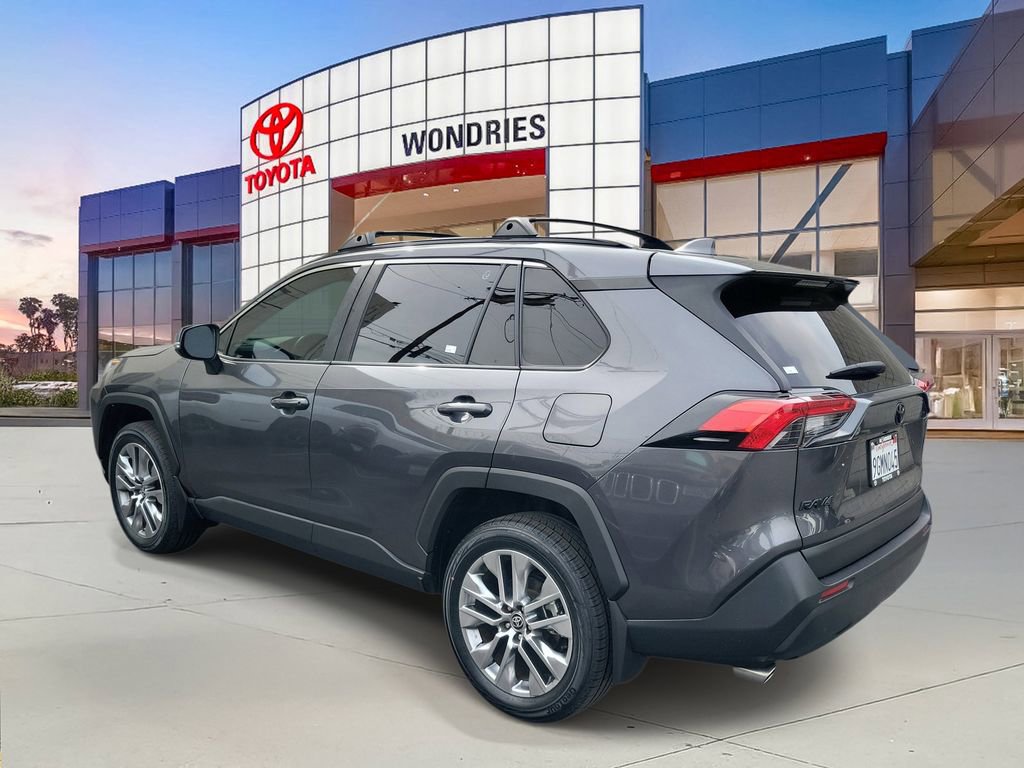 Used 2023 Toyota RAV4 XLE Premium image 7