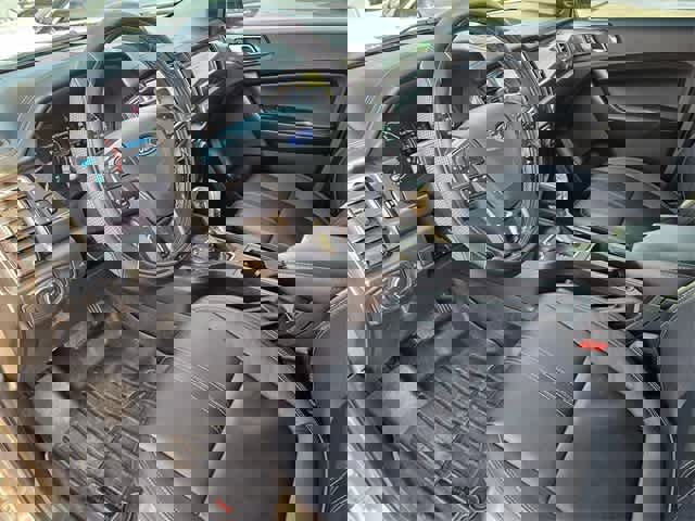 Used 2023 Ford Ranger Lariat w/ FX4 Off-Road Package image 2