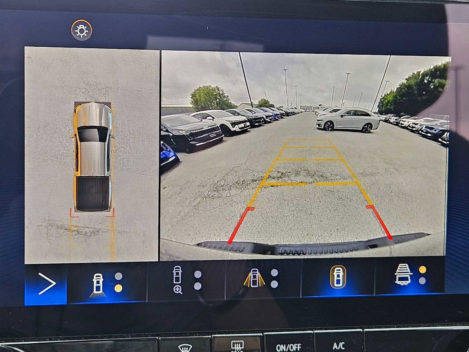 Used 2023 Chevrolet Colorado Trail Boss w/ Technology Package AWD/4WD image 14