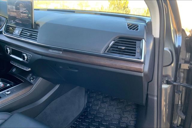 Used 2021 Audi Q5 e Premium Plus w/ Premium Plus Package image 16