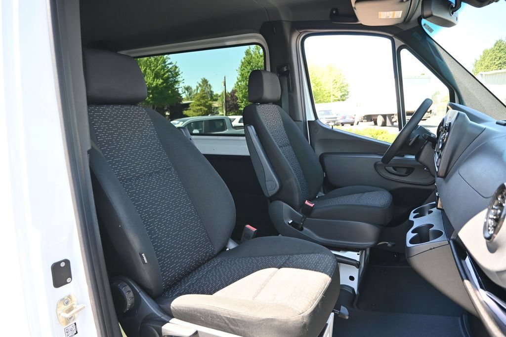 Used 2021 Mercedes-Benz Sprinter 2500 image 27