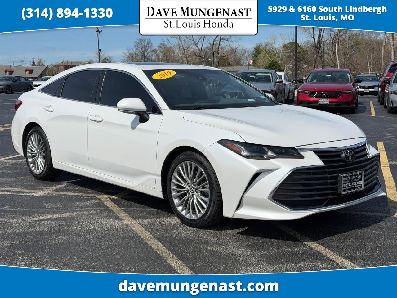 Used 2019 Toyota Avalon Limited image 1
