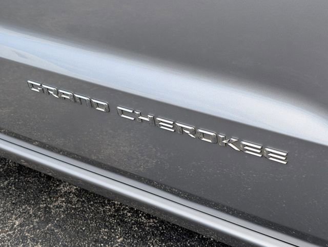 Used 2014 Jeep Grand Cherokee Overland image 24