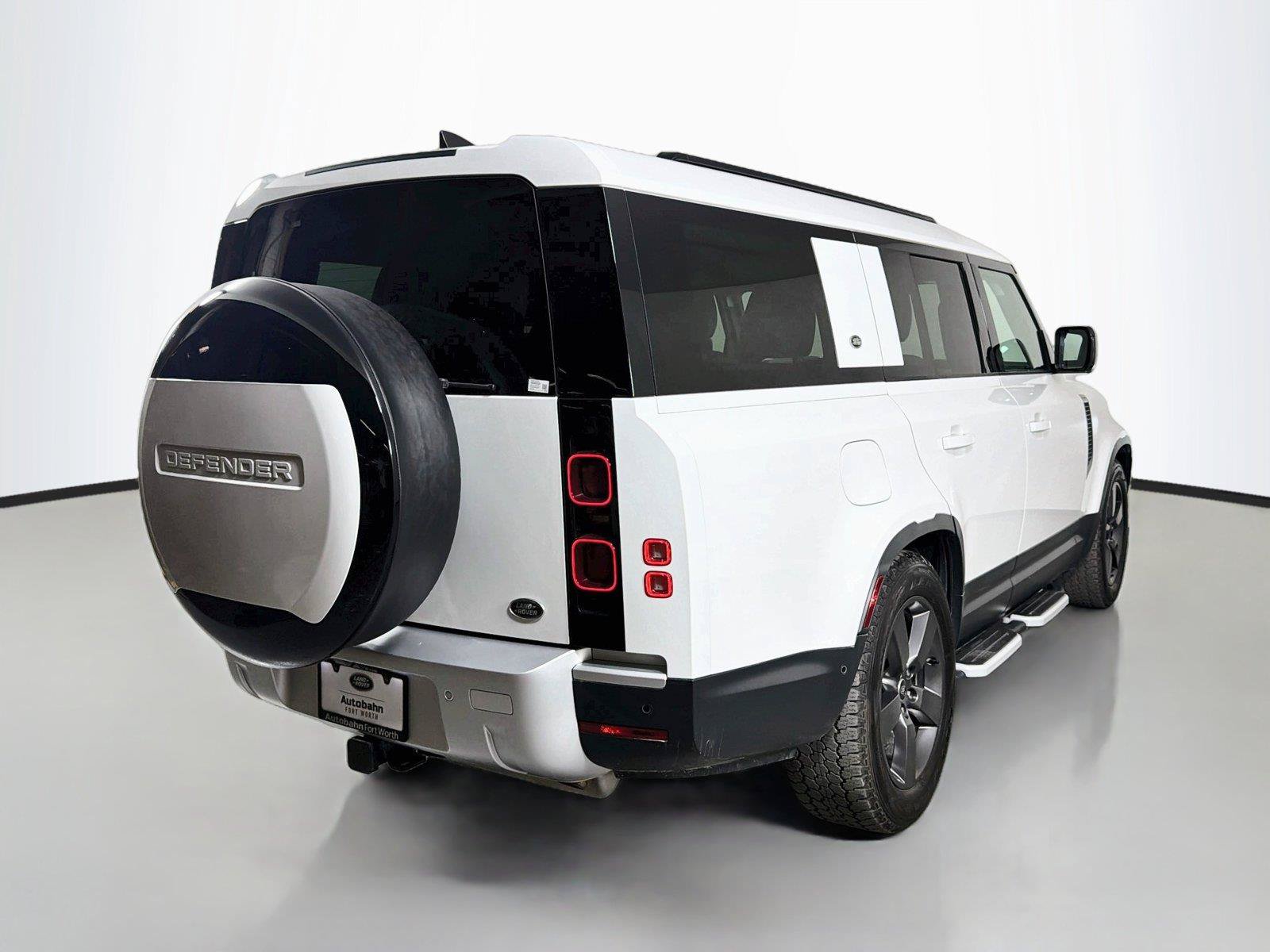 Used 2023 Land Rover Defender 130 SE AWD/4WD image 5