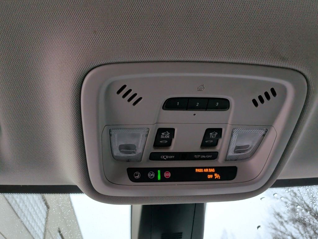 Used 2020 Chevrolet Traverse LT w/ LT Premium Package image 23