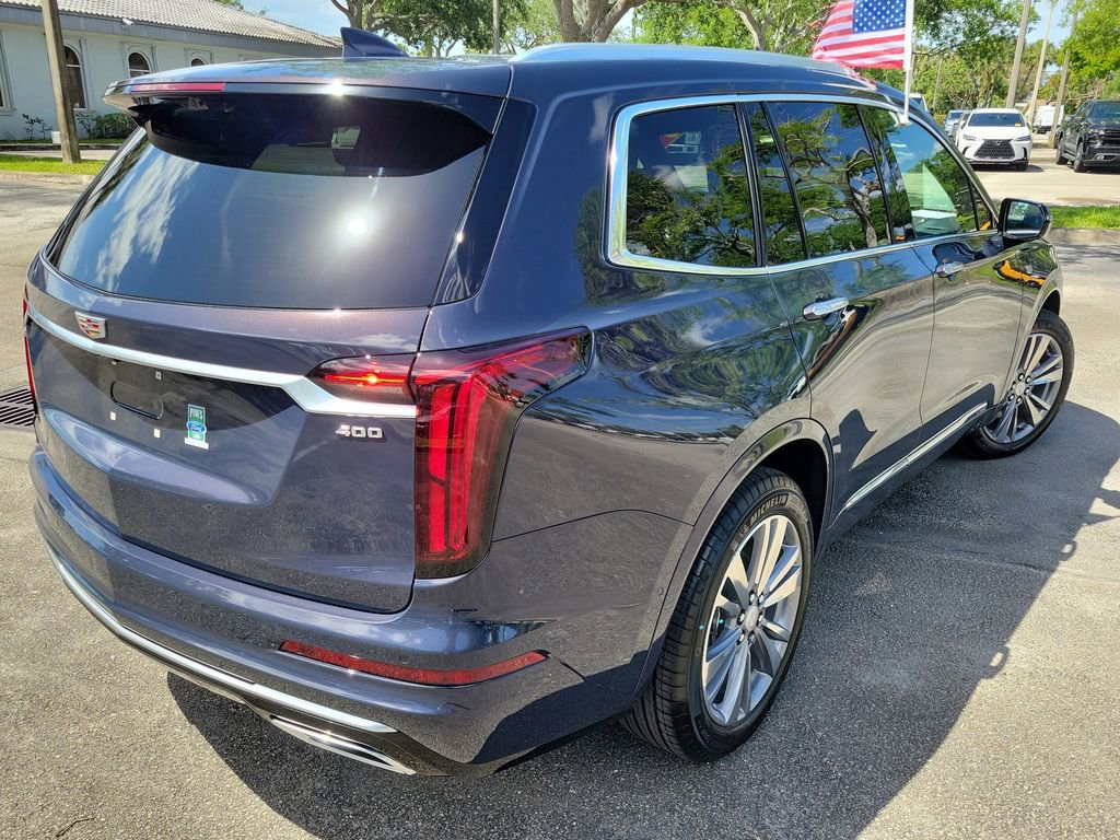 Used 2025 Cadillac XT6 Premium Luxury w/ Technology Package image 5