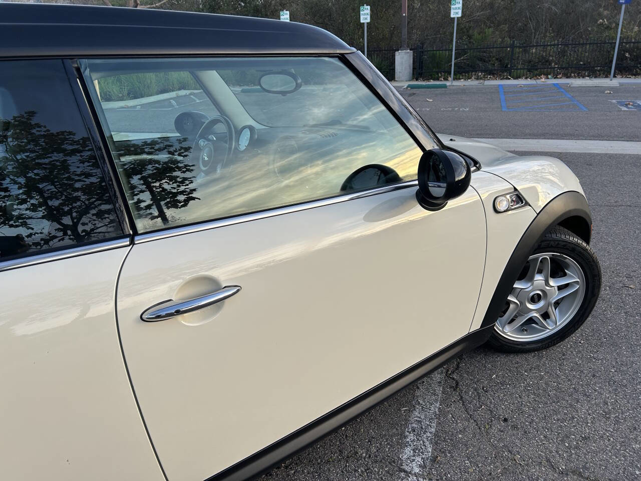 Used 2010 MINI Cooper Clubman S image 23
