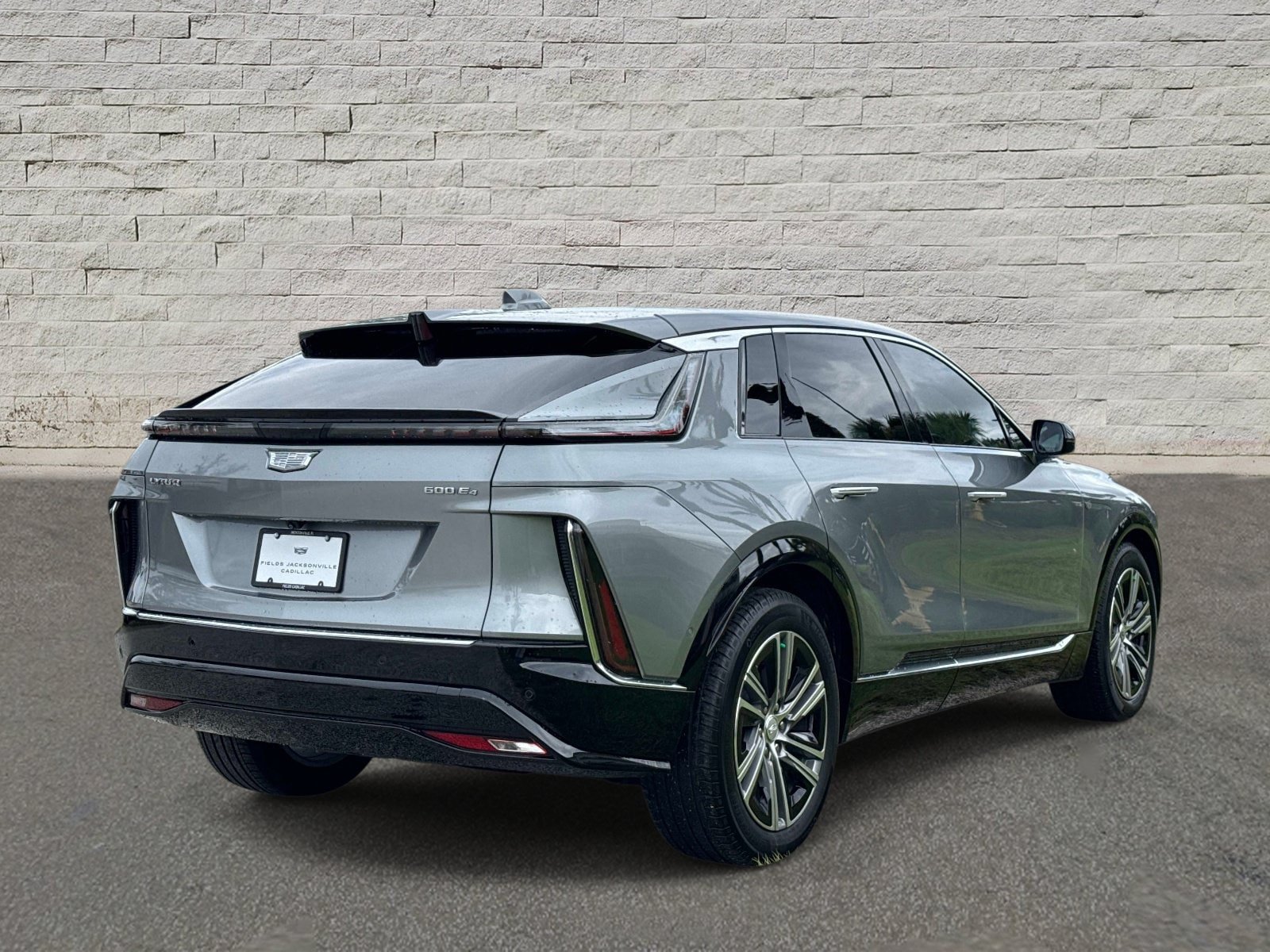 Certified 2024 Cadillac Lyriq Luxury AWD/4WD image 5