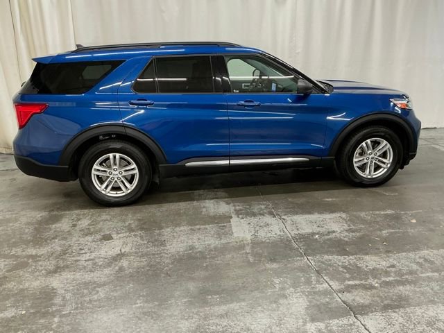 Used 2022 Ford Explorer XLT w/ Equipment Group 202A image 2