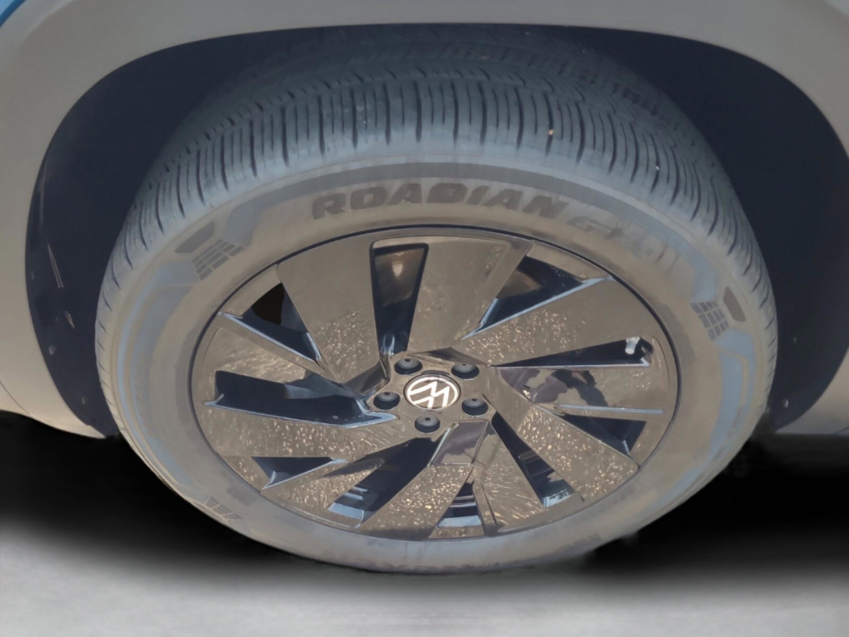 Used 2025 Volkswagen Atlas SE image 11